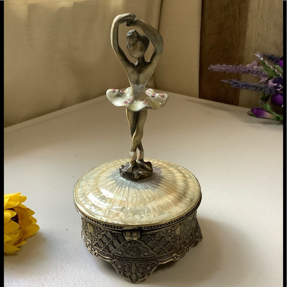 Vintage Bronze Gilded Ormolu Ballerina Music Box - Picture 5 of 14